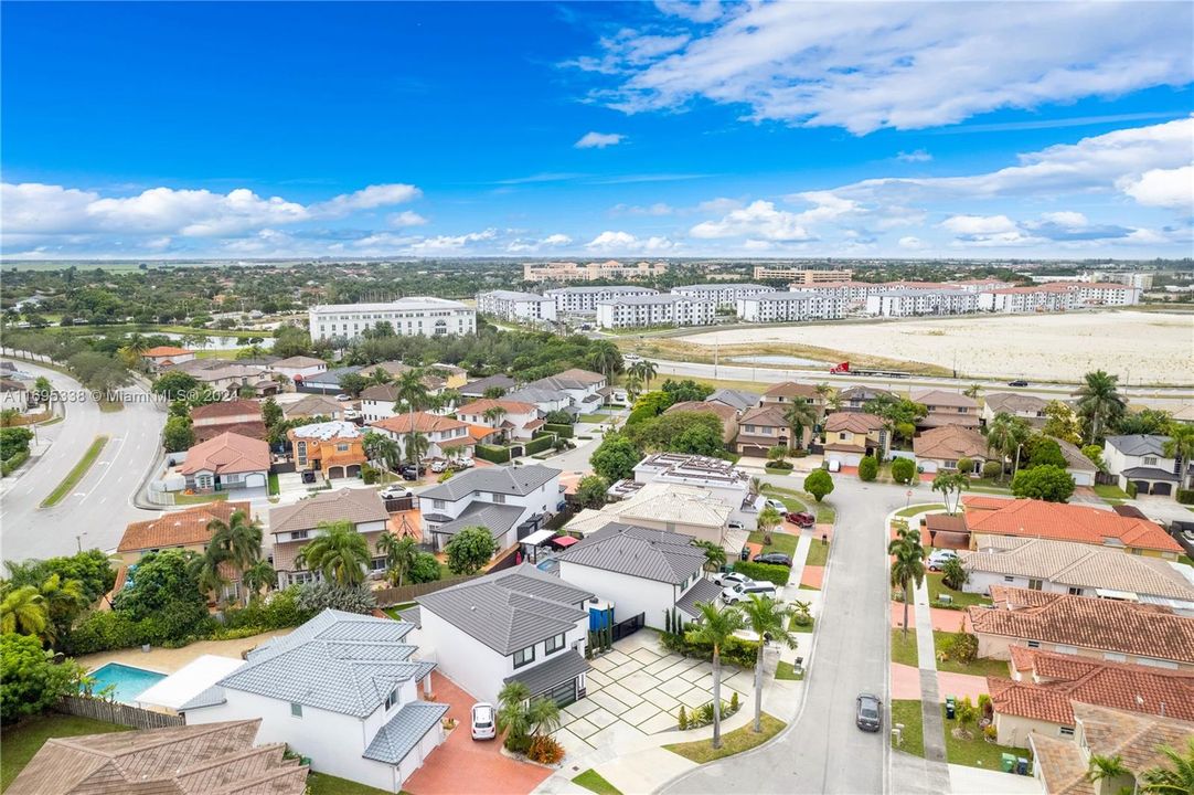 For Sale: $1,200,000 (4 beds, 2 baths, 2370 Square Feet)