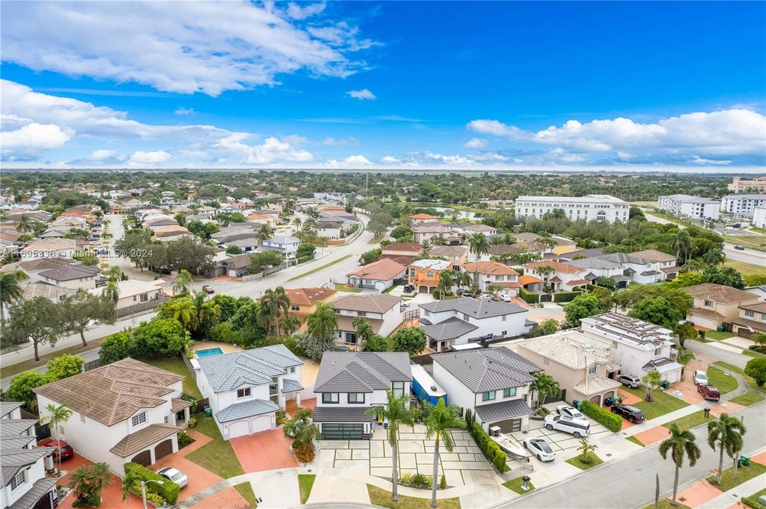 For Sale: $1,200,000 (4 beds, 2 baths, 2370 Square Feet)