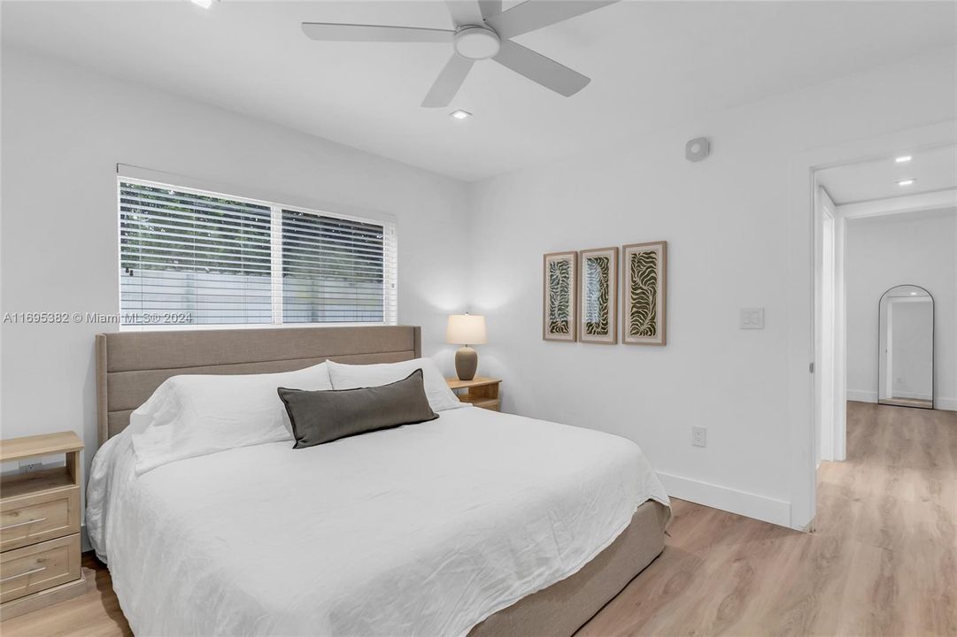 For Sale: $435,000 (2 beds, 1 baths, 908 Square Feet)