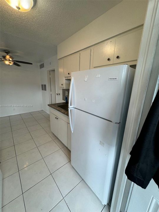 Active With Contract: $187,500 (3 beds, 2 baths, 1150 Square Feet)