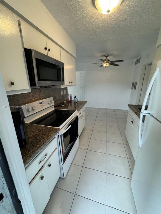 Active With Contract: $187,500 (3 beds, 2 baths, 1150 Square Feet)