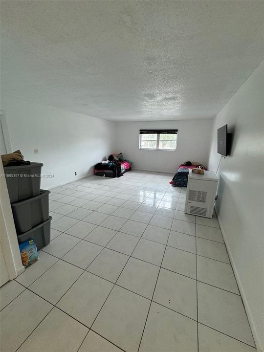 Active With Contract: $187,500 (3 beds, 2 baths, 1150 Square Feet)