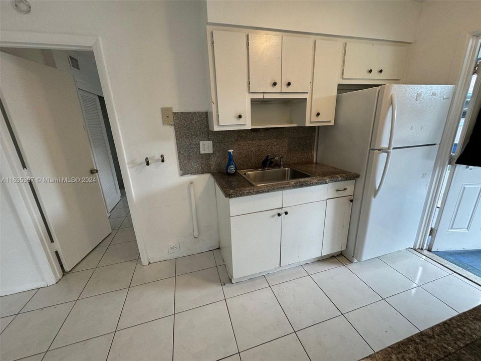 Active With Contract: $187,500 (3 beds, 2 baths, 1150 Square Feet)