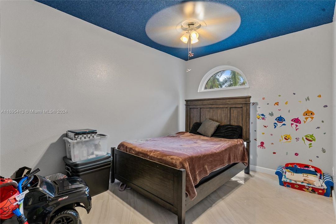 For Rent: $3,400 (3 beds, 2 baths, 1580 Square Feet)