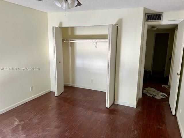 For Rent: $2,100 (3 beds, 2 baths, 1240 Square Feet)