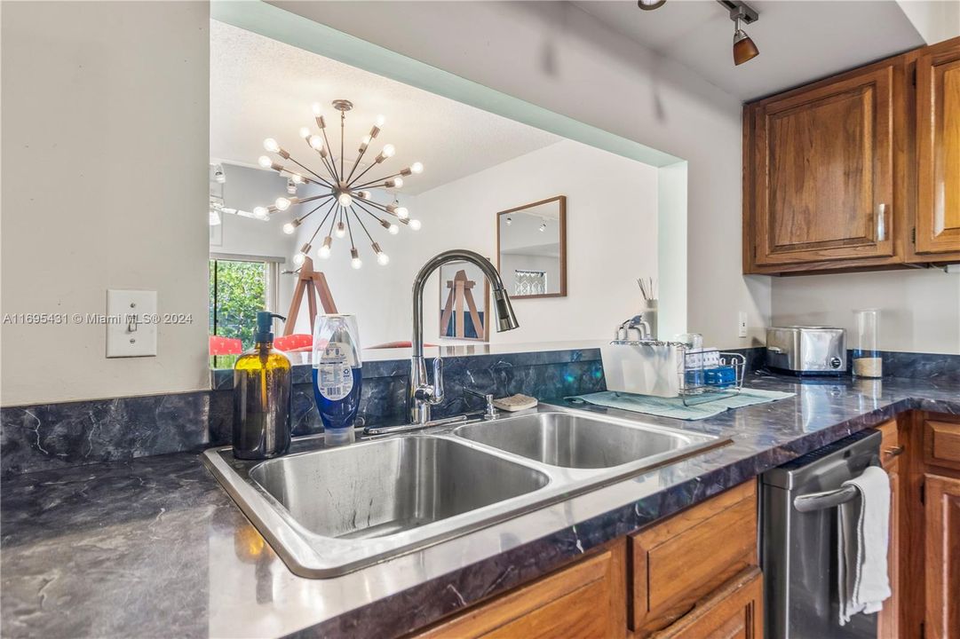 For Sale: $539,000 (2 beds, 2 baths, 1791 Square Feet)