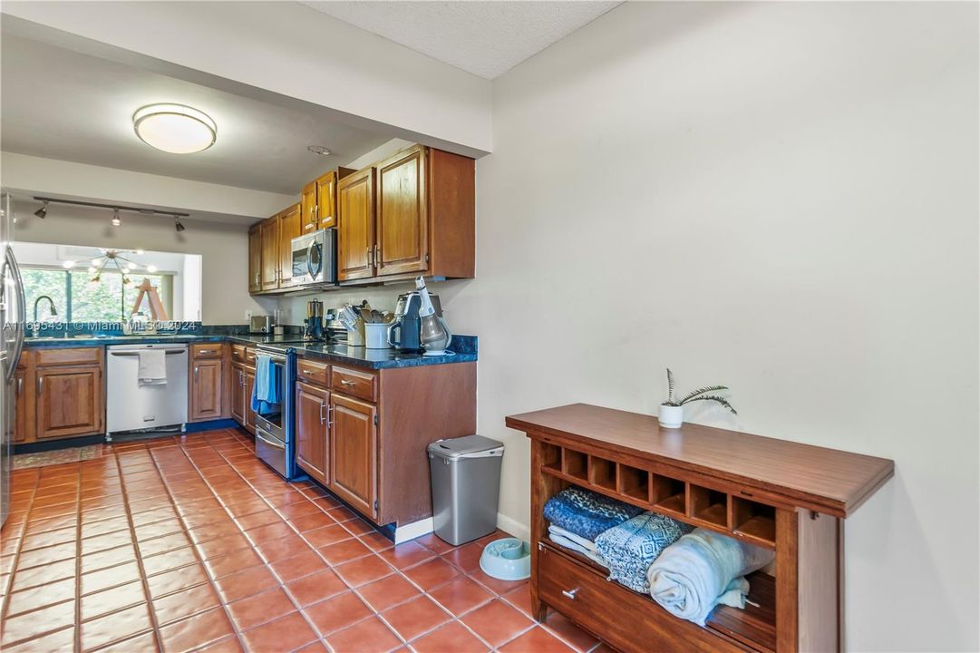 For Sale: $539,000 (2 beds, 2 baths, 1791 Square Feet)