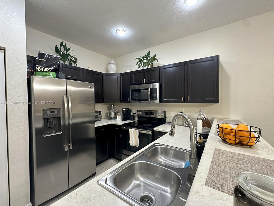 For Rent: $2,400 (2 beds, 2 baths, 1224 Square Feet)