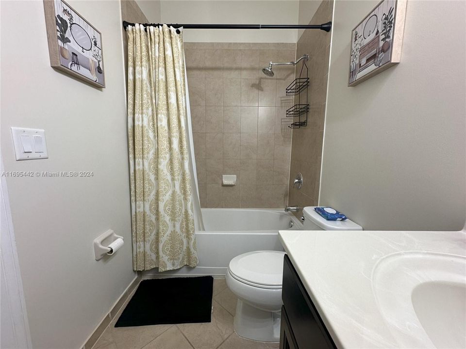 For Rent: $2,400 (2 beds, 2 baths, 1224 Square Feet)