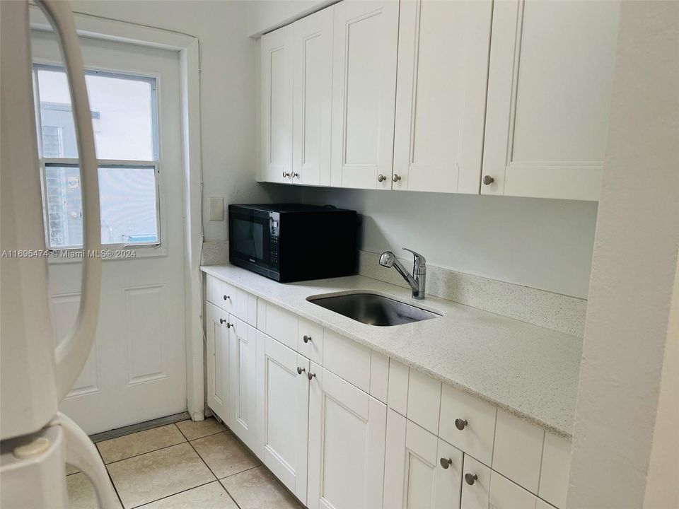 Renovated w/quartz like counters new appliances