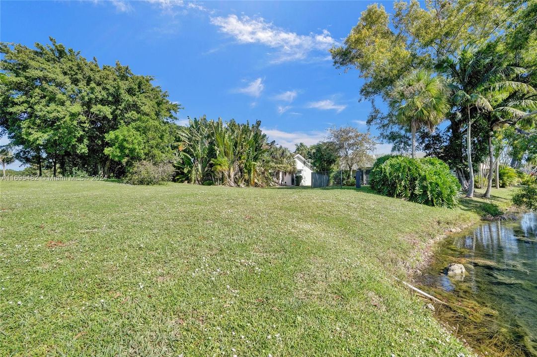 For Sale: $698,000 (3 beds, 2 baths, 2368 Square Feet)