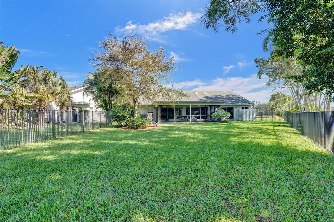 For Sale: $698,000 (3 beds, 2 baths, 2368 Square Feet)