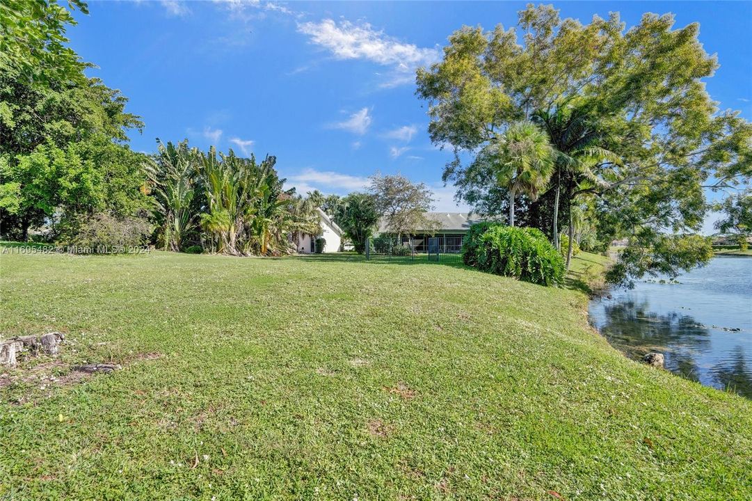 For Sale: $698,000 (3 beds, 2 baths, 2368 Square Feet)