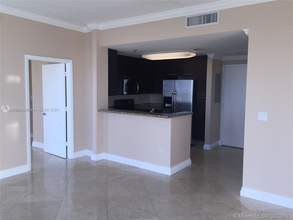 For Sale: $850,000 (1 beds, 1 baths, 818 Square Feet)