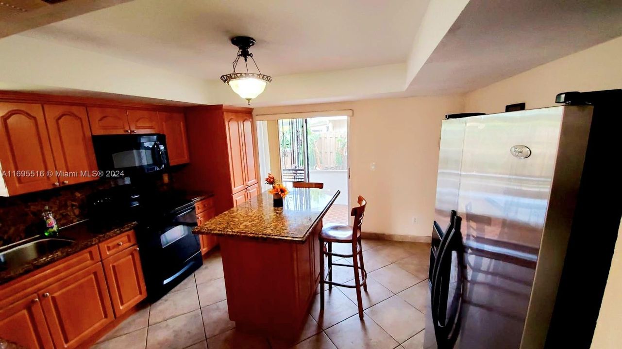 Active With Contract: $2,700 (3 beds, 2 baths, 1053 Square Feet)