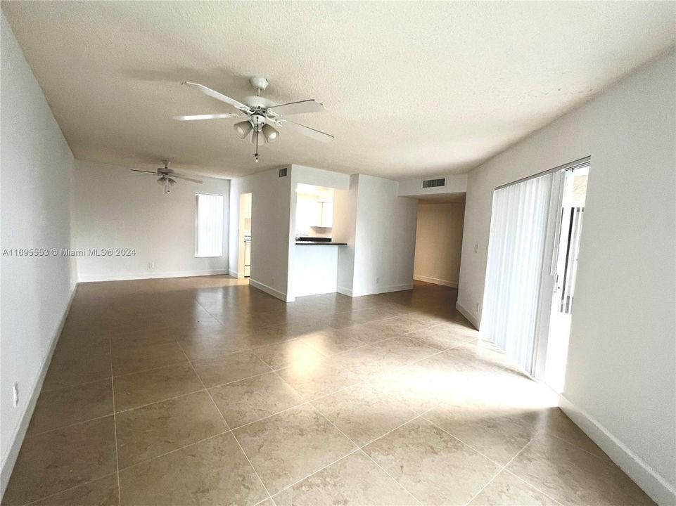 For Rent: $2,200 (2 beds, 2 baths, 1130 Square Feet)