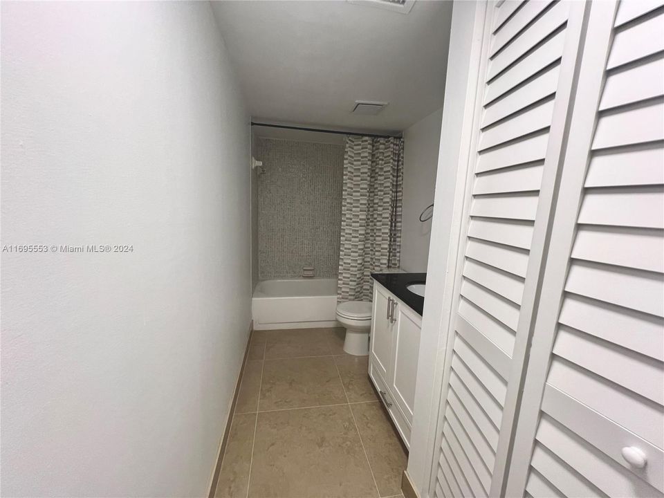 For Rent: $2,200 (2 beds, 2 baths, 1130 Square Feet)