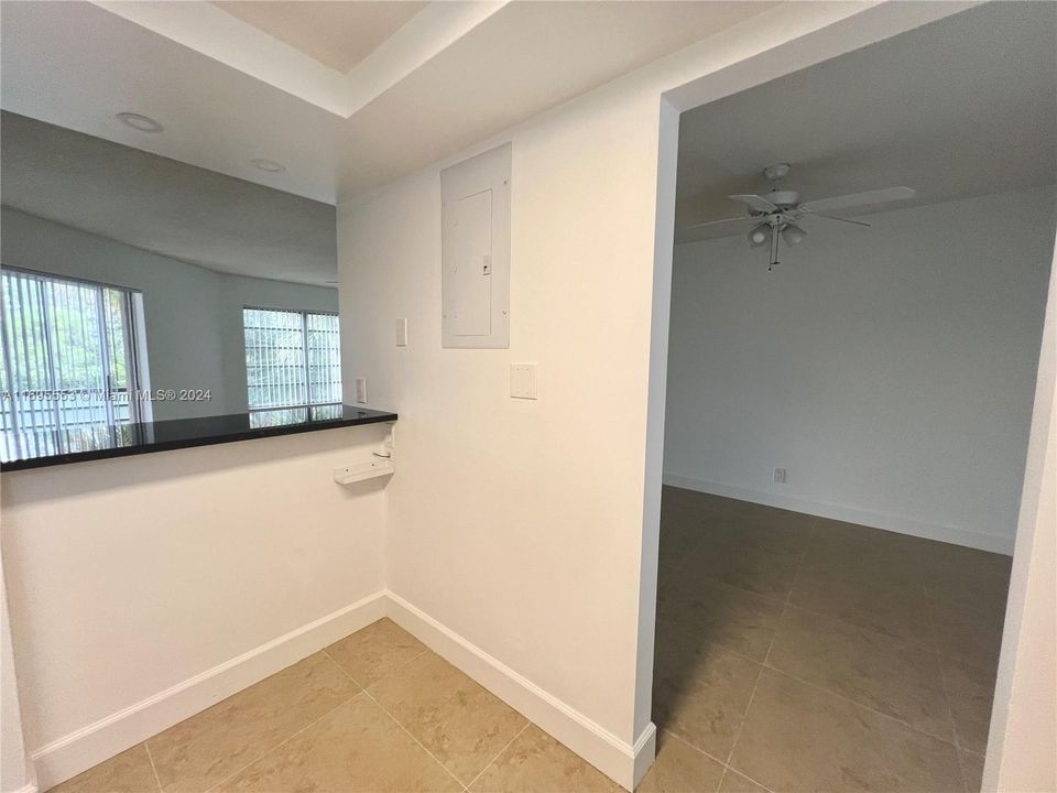 For Rent: $2,200 (2 beds, 2 baths, 1130 Square Feet)