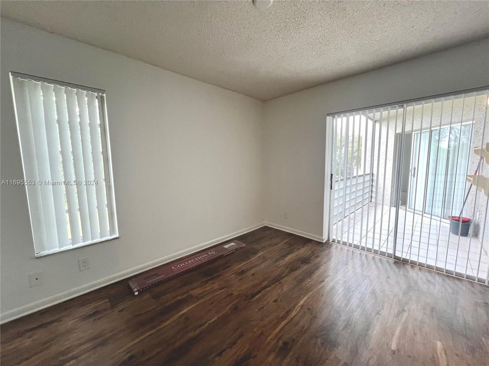 For Rent: $2,200 (2 beds, 2 baths, 1130 Square Feet)