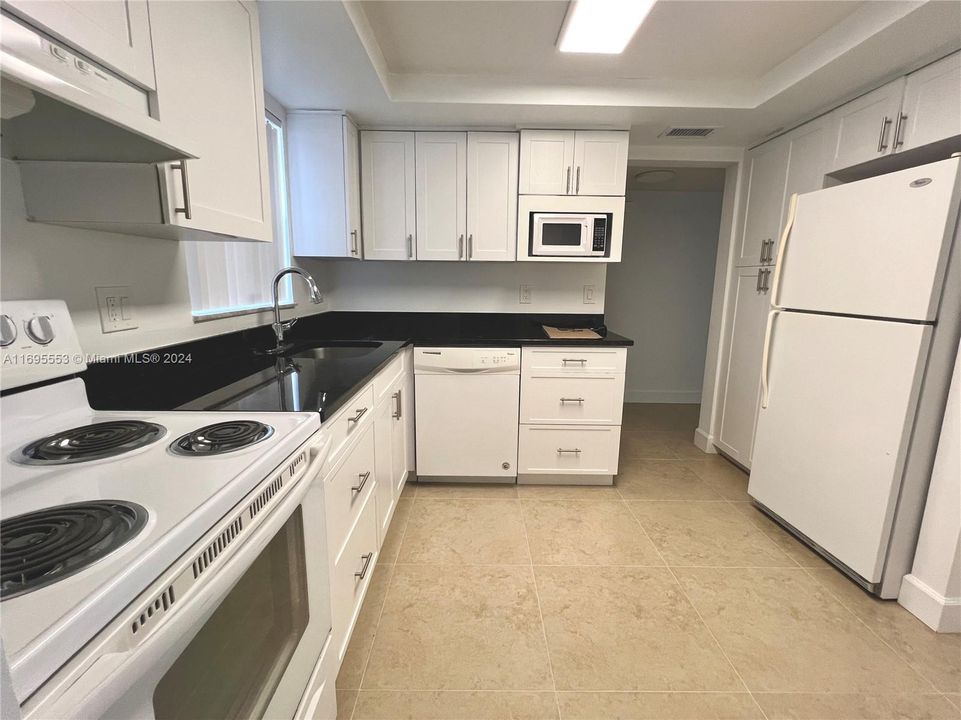 For Rent: $2,200 (2 beds, 2 baths, 1130 Square Feet)