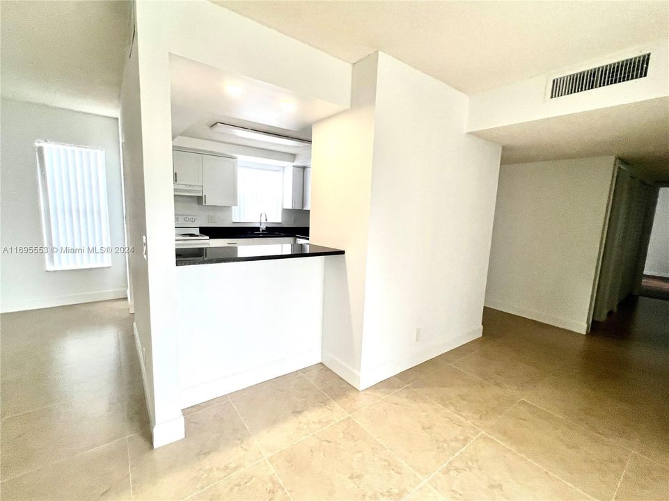 For Rent: $2,200 (2 beds, 2 baths, 1130 Square Feet)