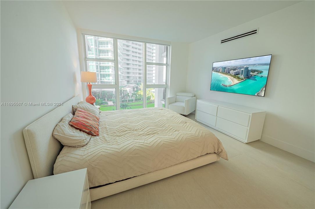 For Sale: $1,500,000 (2 beds, 2 baths, 1056 Square Feet)