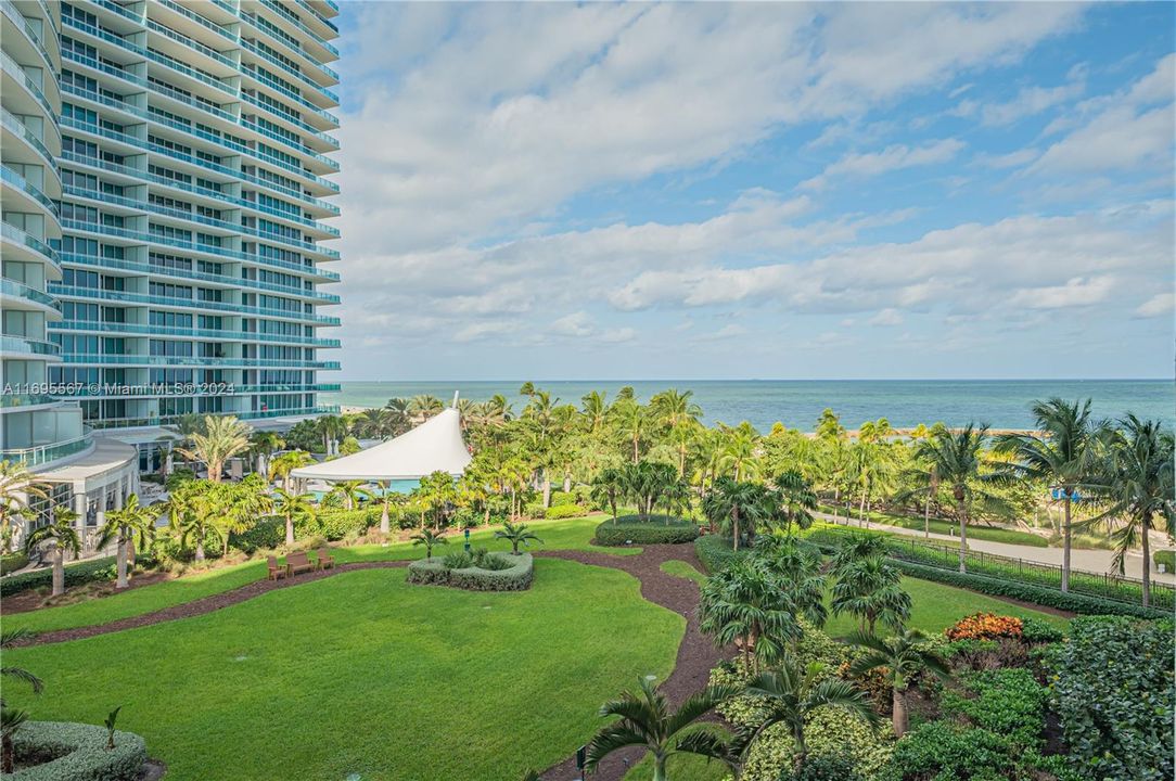 For Sale: $1,500,000 (2 beds, 2 baths, 1056 Square Feet)