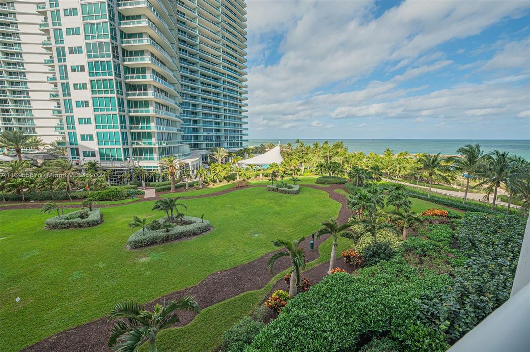 For Sale: $1,500,000 (2 beds, 2 baths, 1056 Square Feet)