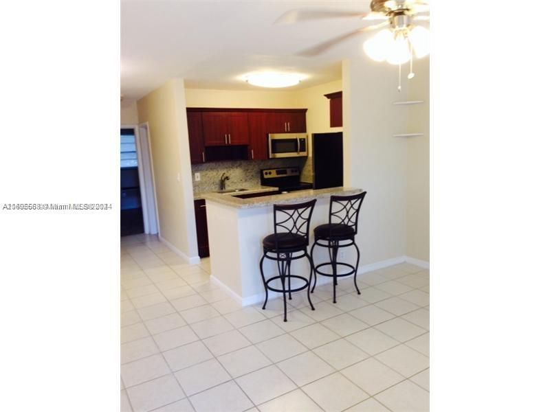 For Rent: $1,550 (1 beds, 1 baths, 597 Square Feet)