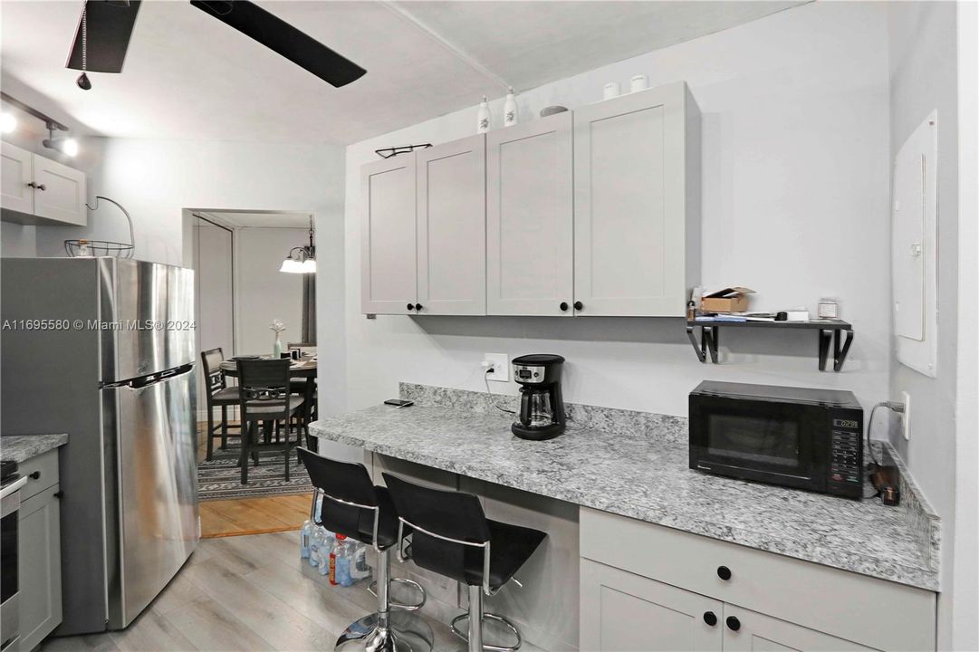 For Sale: $239,000 (2 beds, 2 baths, 1120 Square Feet)