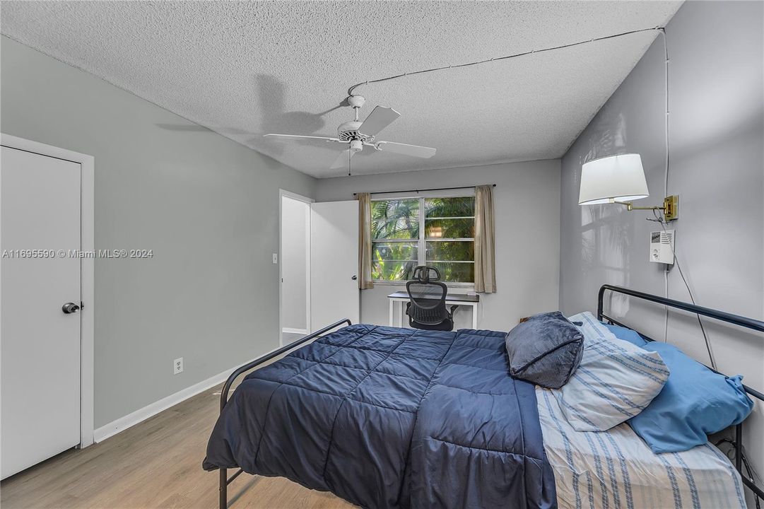 For Sale: $325,000 (3 beds, 2 baths, 1624 Square Feet)