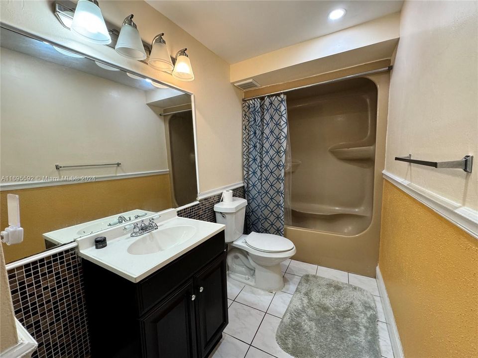 2nd Full Bathroom Upstairs