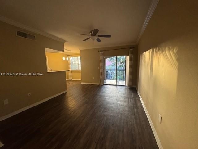 For Rent: $1,950 (1 beds, 1 baths, 810 Square Feet)