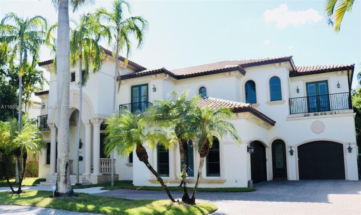 For Sale: $7,999,999 (5 beds, 7 baths, 7130 Square Feet)