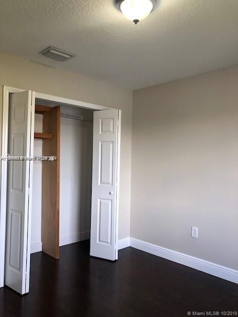 For Rent: $3,500 (4 beds, 2 baths, 1718 Square Feet)