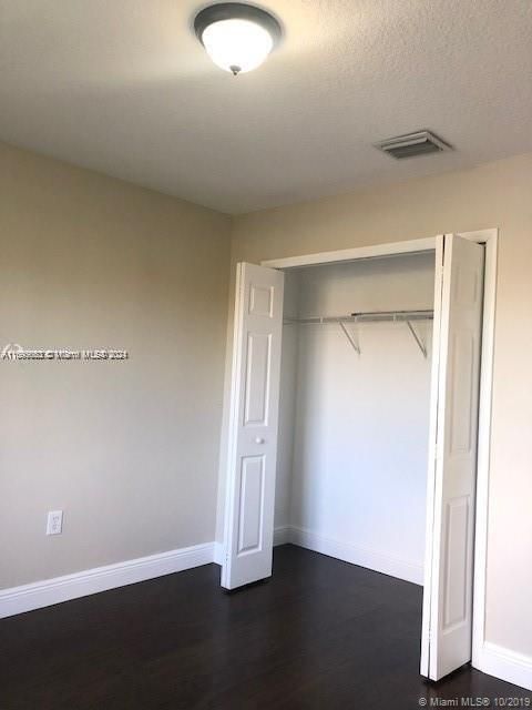 For Rent: $3,500 (4 beds, 2 baths, 1718 Square Feet)