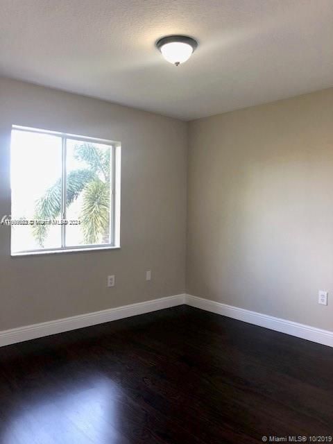 For Rent: $3,500 (4 beds, 2 baths, 1718 Square Feet)