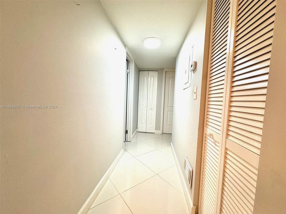 En Venta: $159,000 (2 camas, 2 baños, 827 Pies cuadrados)