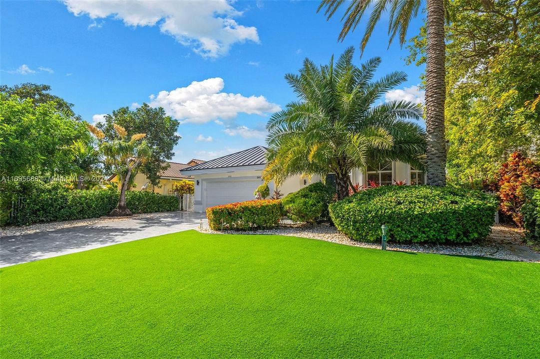 For Sale: $3,699,000 (3 beds, 2 baths, 2235 Square Feet)