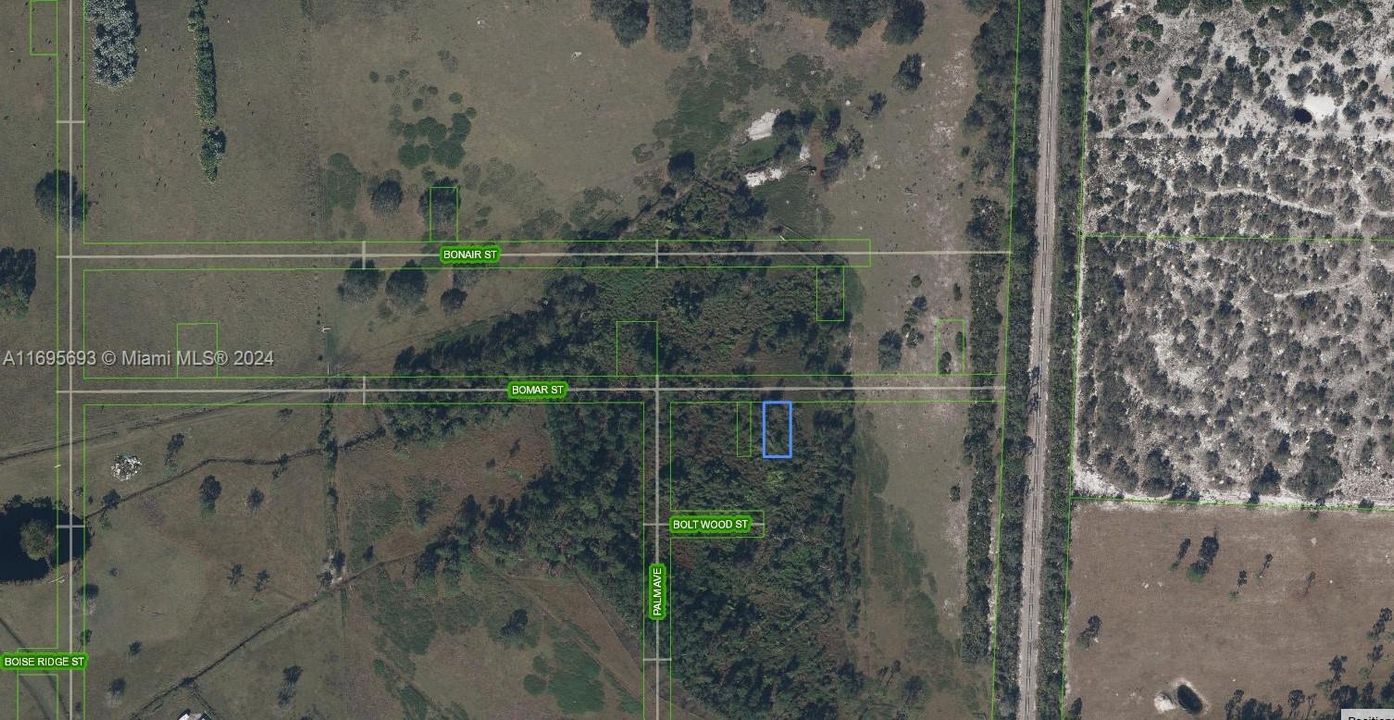 For Sale: $8,900 (0.12 acres)