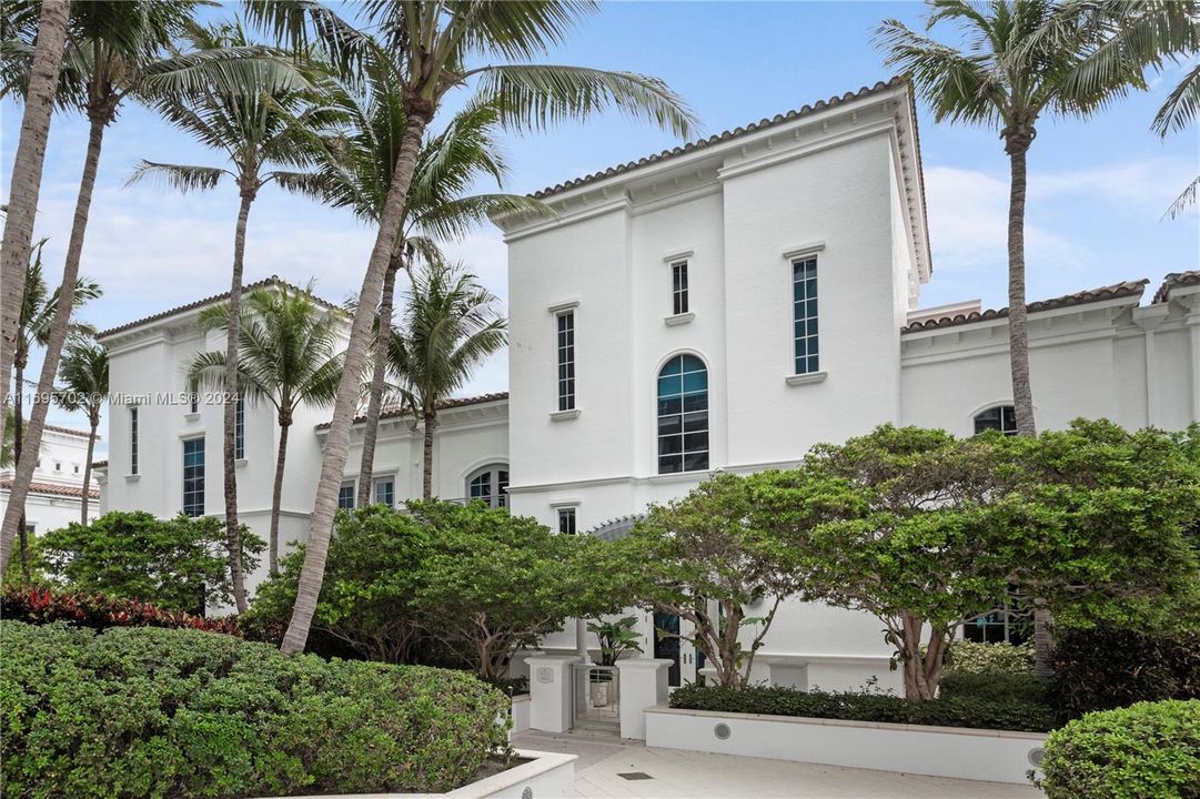 For Sale: $16,995,000 (4 beds, 6 baths, 5685 Square Feet)