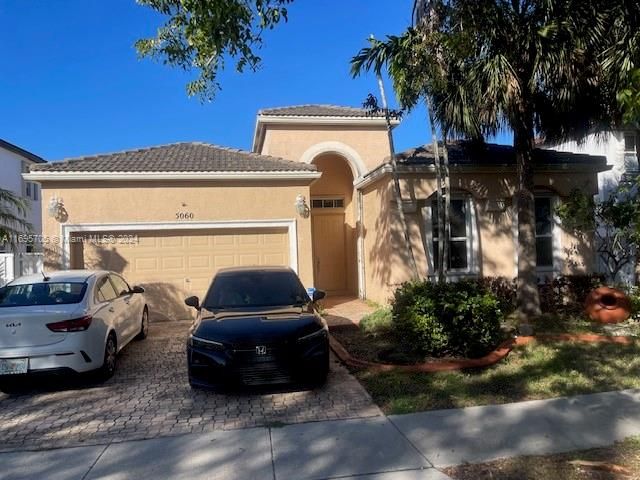 Active With Contract: $600,000 (4 beds, 2 baths, 2180 Square Feet)