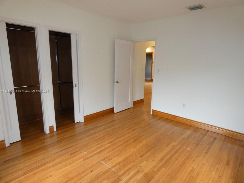 For Rent: $4,600 (2 beds, 1 baths, 1092 Square Feet)