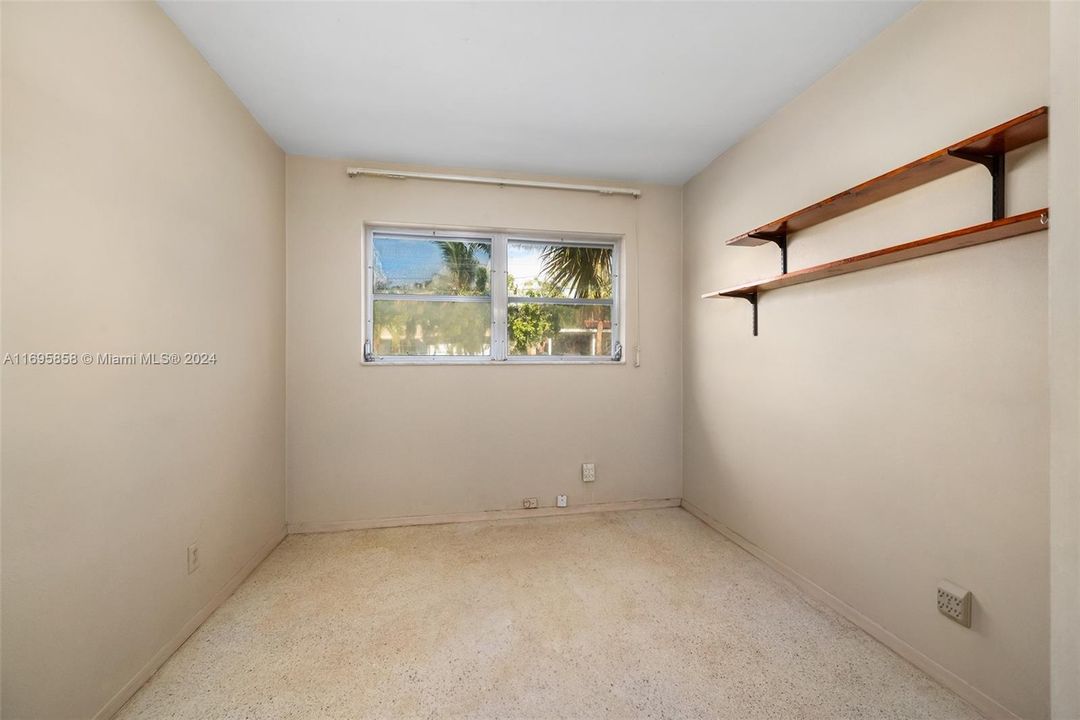 For Sale: $475,000 (3 beds, 2 baths, 1218 Square Feet)