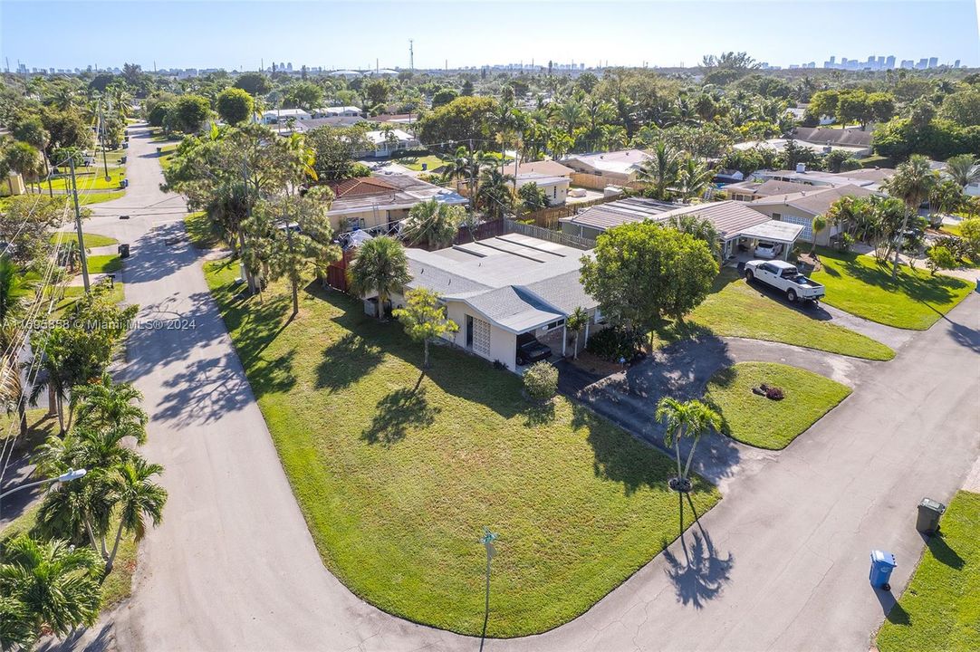 For Sale: $475,000 (3 beds, 2 baths, 1218 Square Feet)