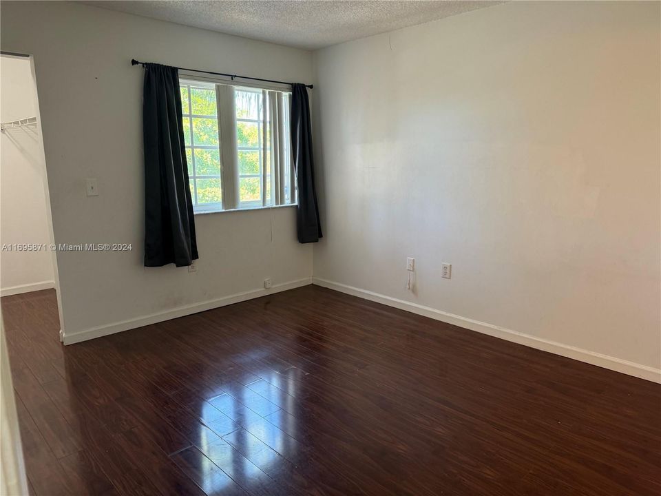 For Rent: $2,550 (3 beds, 2 baths, 1125 Square Feet)