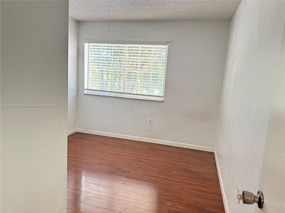 For Rent: $2,550 (3 beds, 2 baths, 1125 Square Feet)