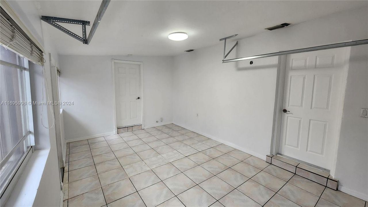 For Rent: $2,800 (2 beds, 2 baths, 1184 Square Feet)