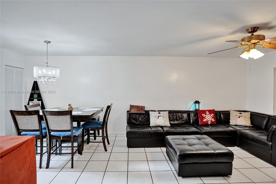 For Sale: $445,000 (3 beds, 2 baths, 1223 Square Feet)