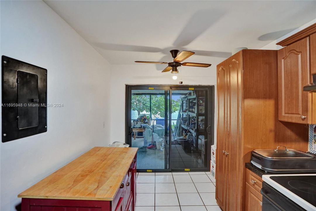 For Sale: $445,000 (3 beds, 2 baths, 1223 Square Feet)